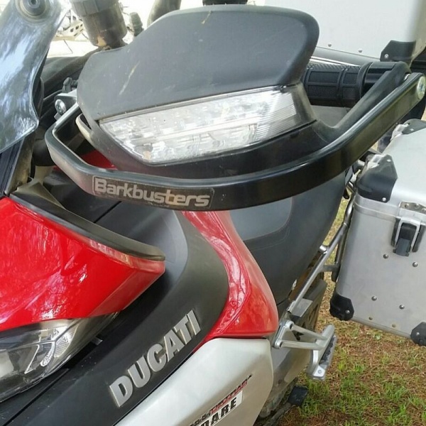 Kit de montage BARKBUSTERS montage 2 points noir Ducati Kit de montage BARKBUSTERS montage 2 points noir Ducati