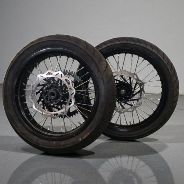 Kit supermotard jantes et pneus pour Talaria Komodo